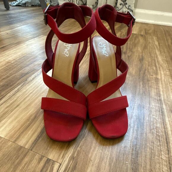Y-not? Red Chunky Heeled Sandals Size 7 - Picture 2 of 5